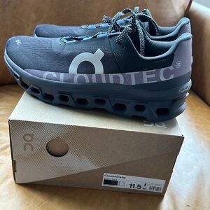 Men’s On Cloudmaster “Magnet Shark”.  Size 11.5, never worn, with box.